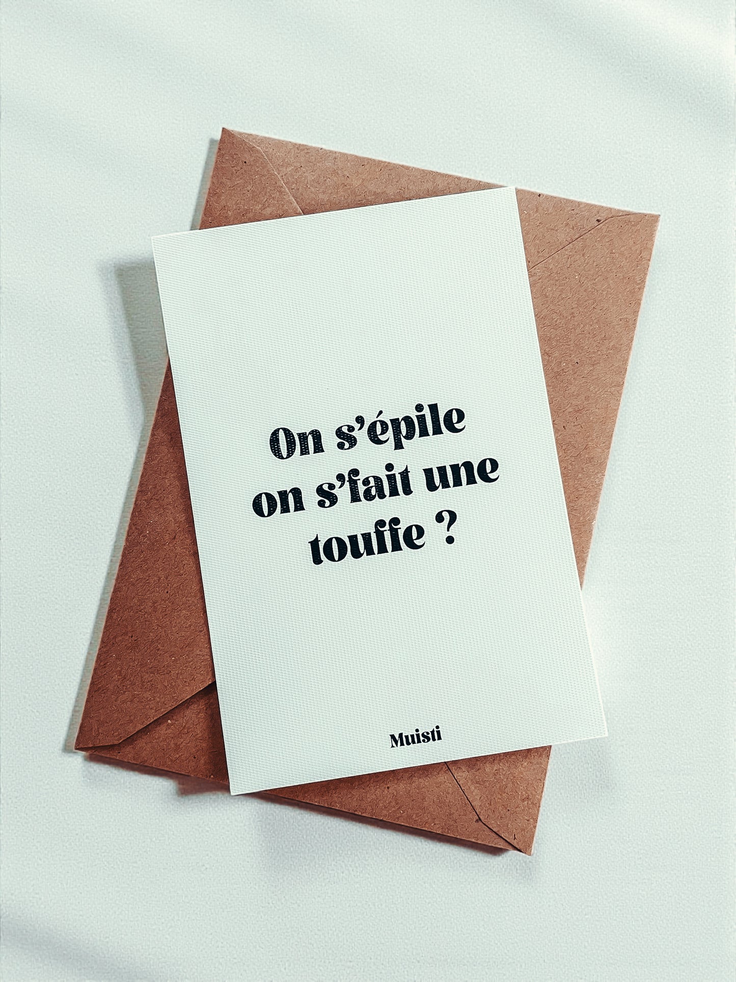 Carte postale à message - On s'épile on s'fait une touffe ?