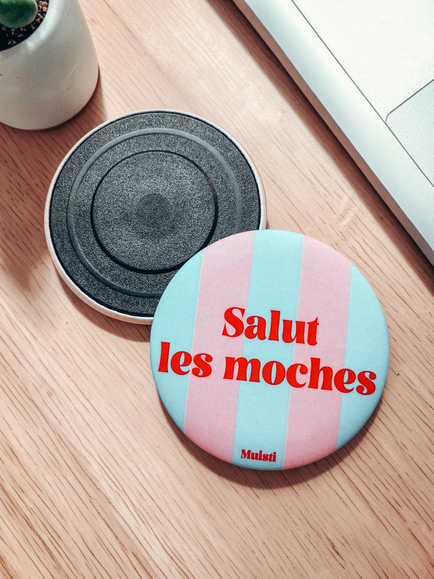 Magnet - Salut les moches